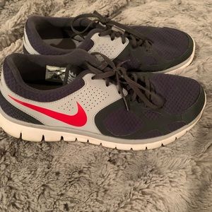 Men’s Nike Running shoe. Size 11